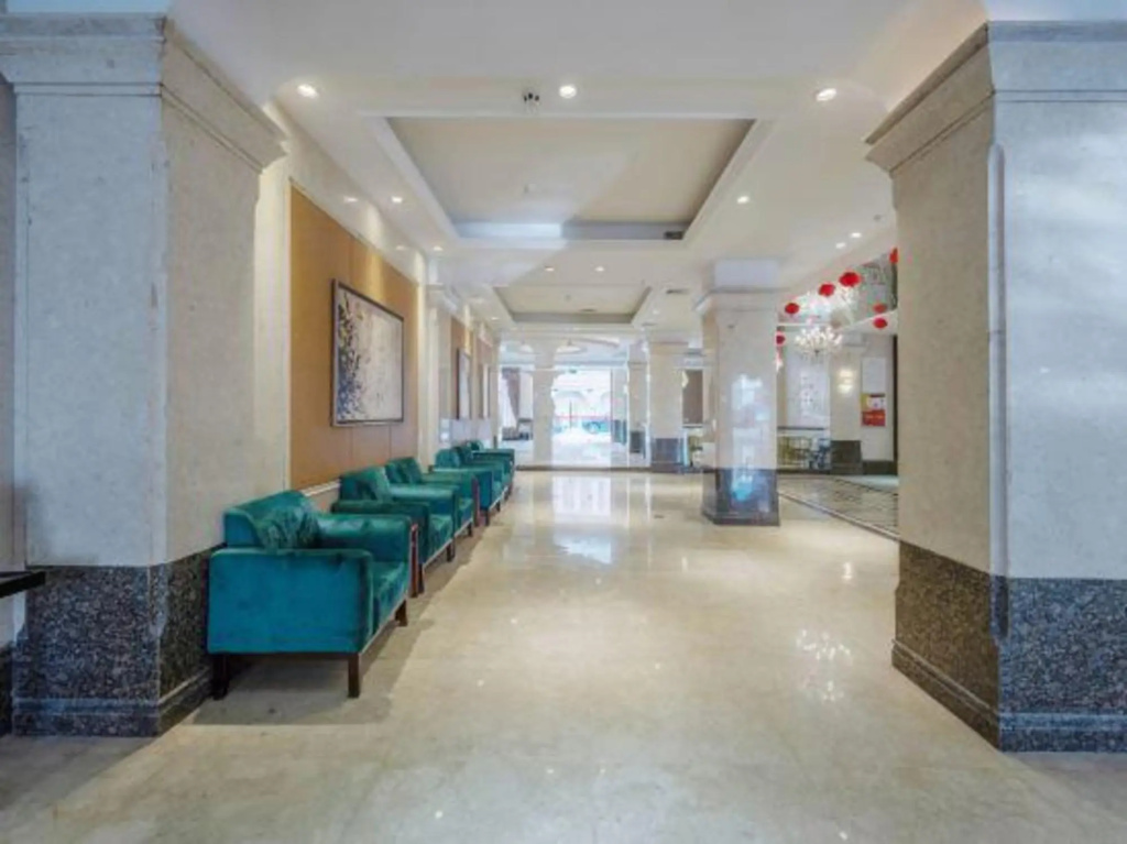Lobby & Reception