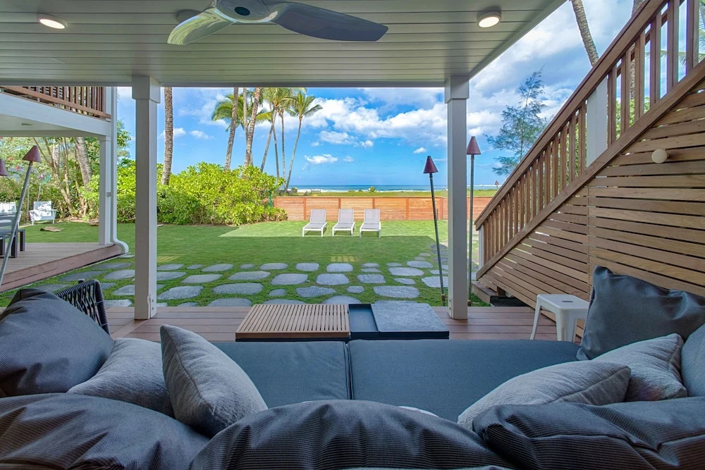Hanalei Beachfront 3 Bedroom Home by RedAwning