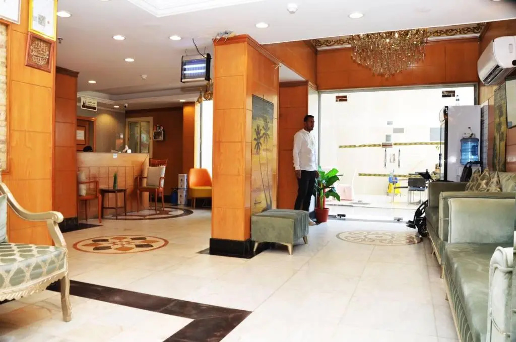 Lobby & Reception
