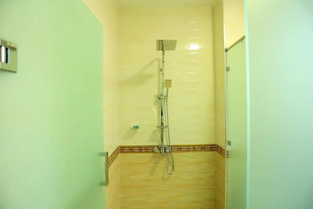 Deluxe Double room (full double bed)