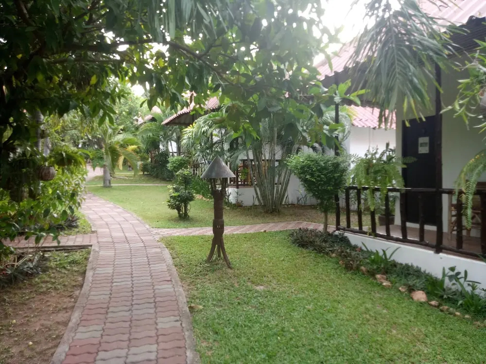 Bee Nat Garden Resort - Chambres