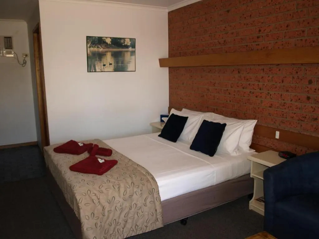 Standard Double room (full double bed)