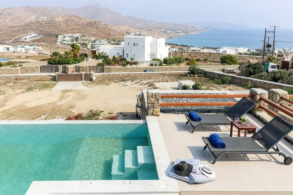 Ortus White Mykonian Luxury Villa