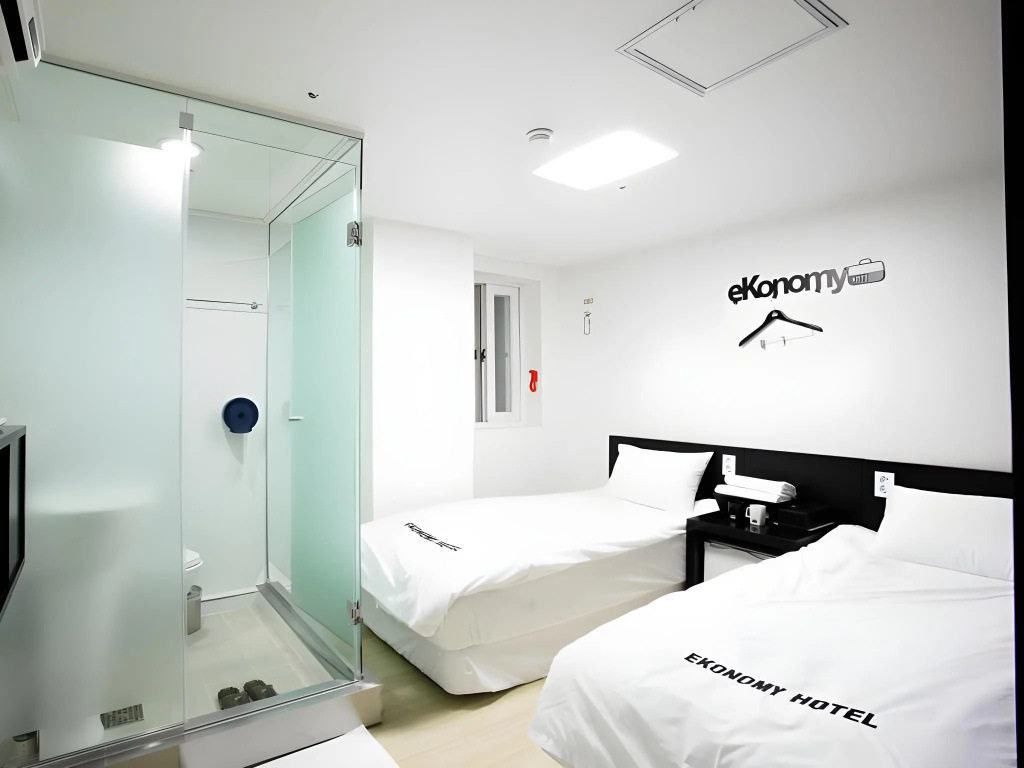 Ekonomy Hotel Myeongdong premier