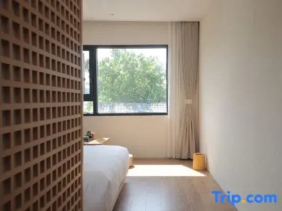 Standard Double room with mountain view (full double bed)