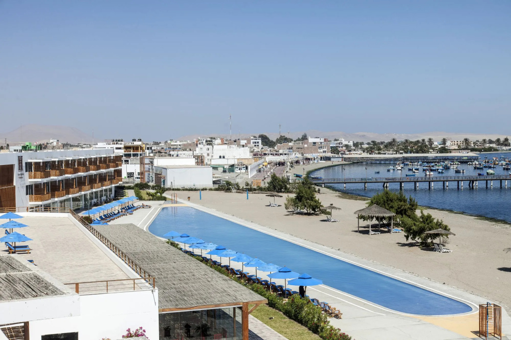 Beach & Waterfront