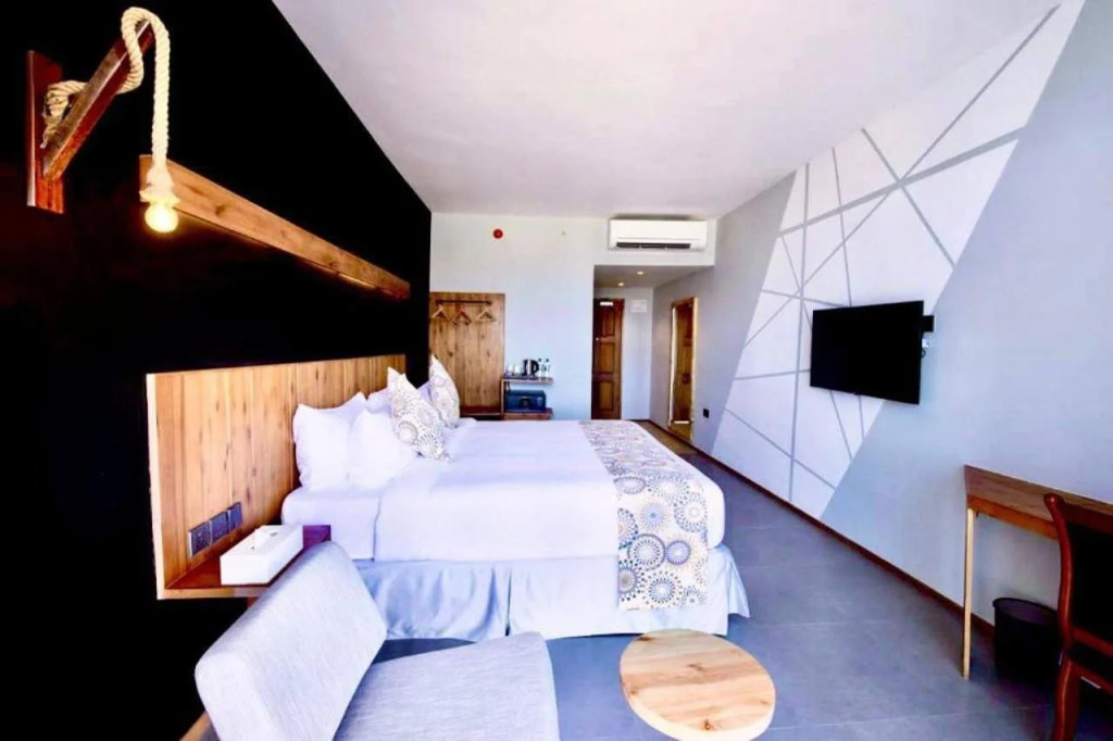 Giraffe Ocean View Hotel — фото 4