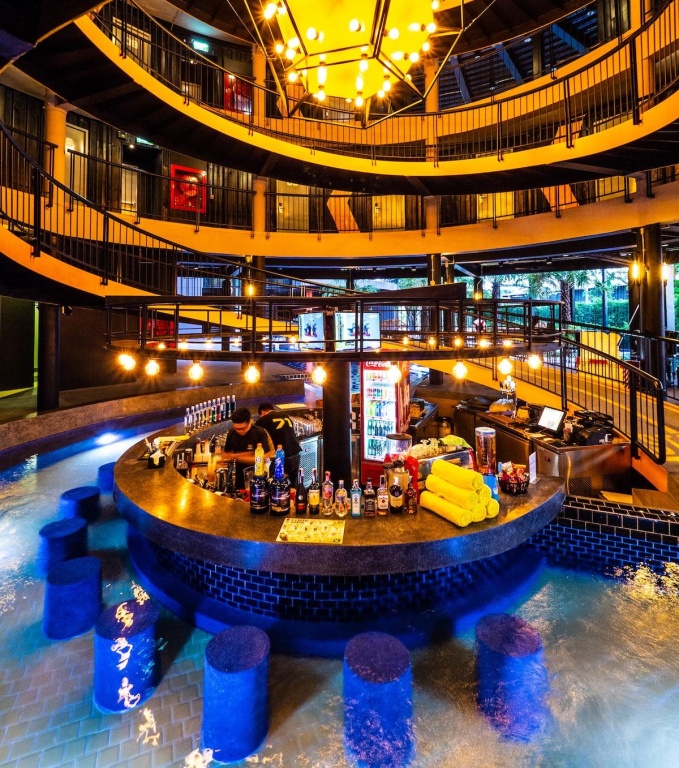 Hivetel Phuket — 2