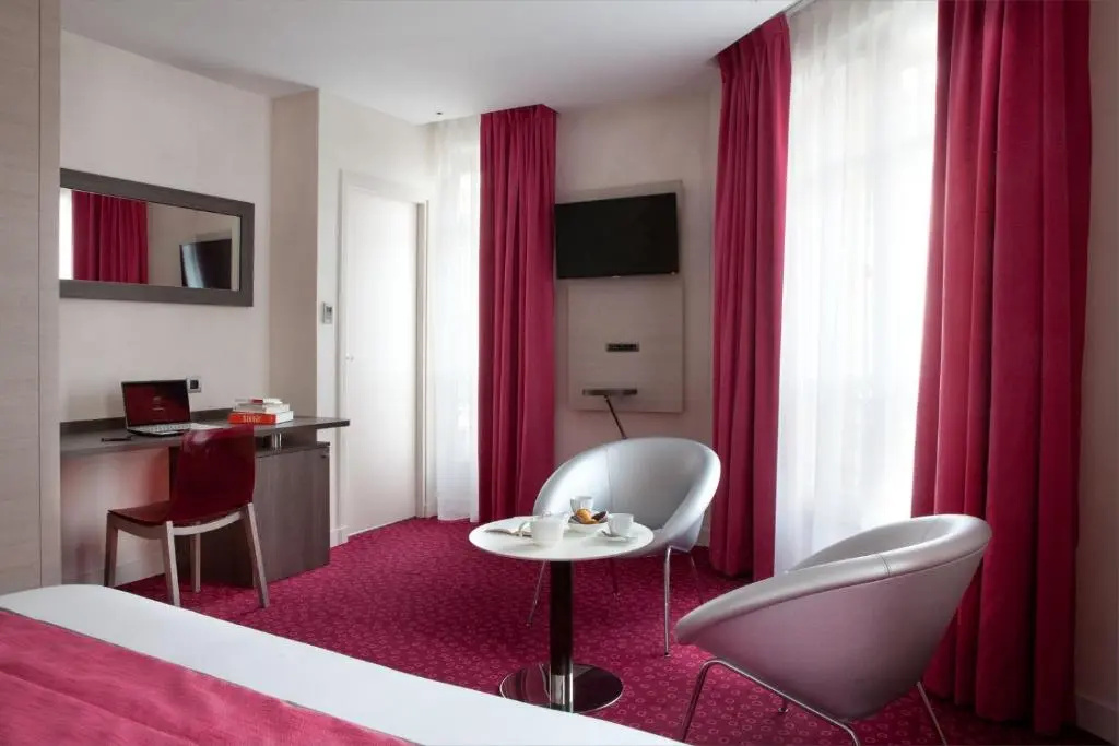 Hotel de Sevigne 133