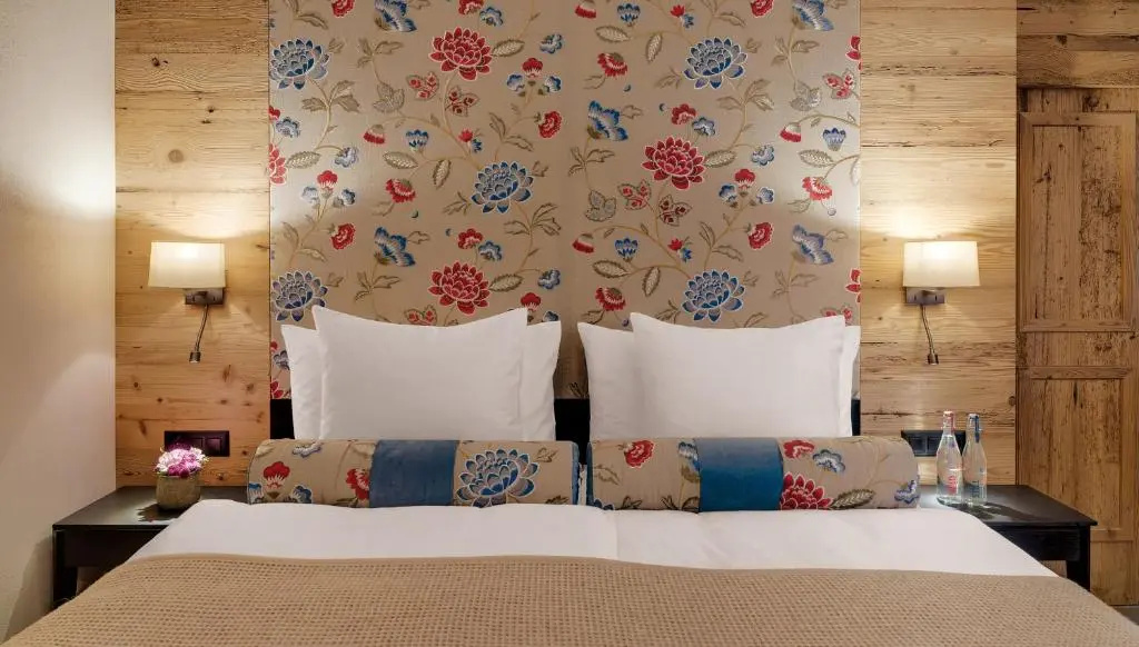 Deluxe Double room (full double bed)
