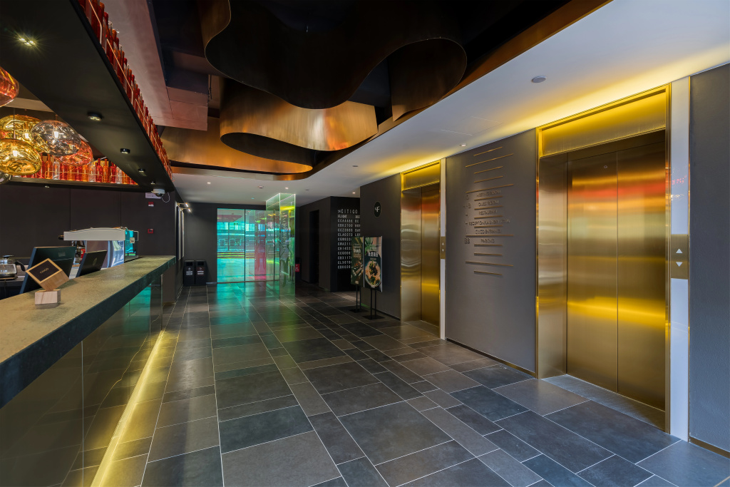 Lobby & Reception