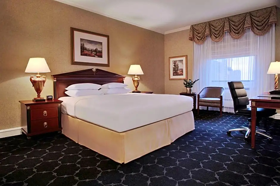 1 Bedroom Drake Double Suite (full double bed)