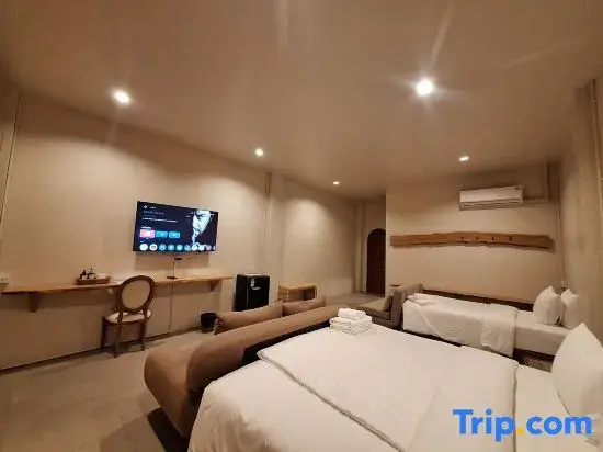 Standard Triple room