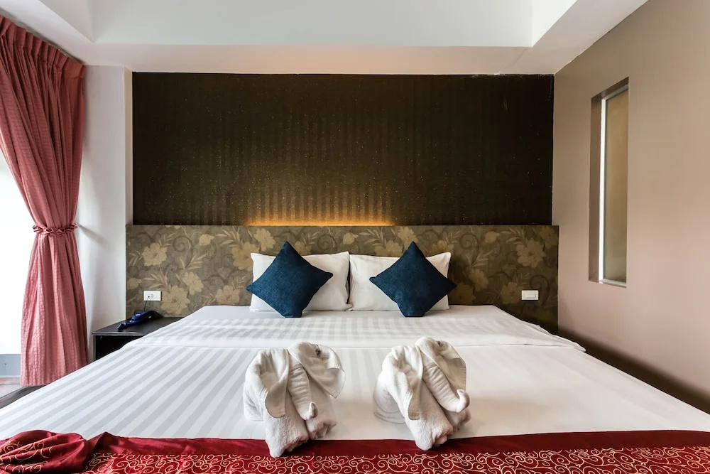 Superior Double room with balcony (full double bed)