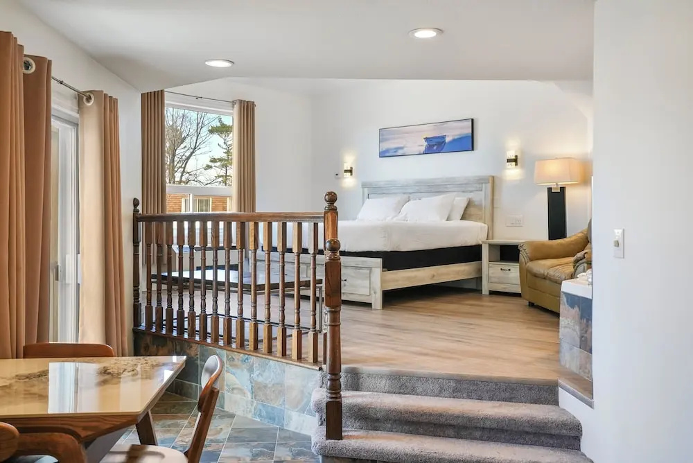 Deluxe Double room with balcony (full double bed)