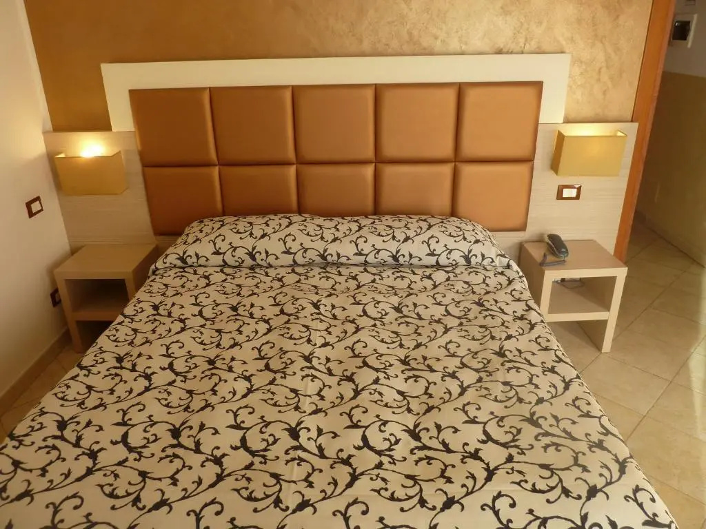 Standard Double room with sea view (full double bed)
