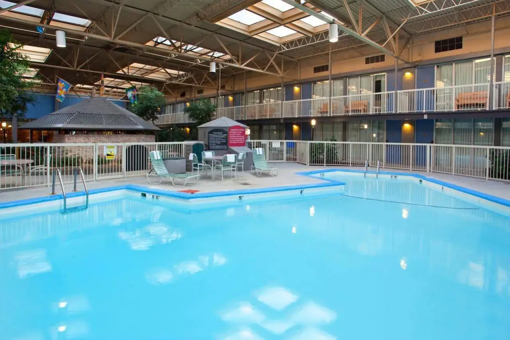 Ramada by Wyndham Clarion - Général