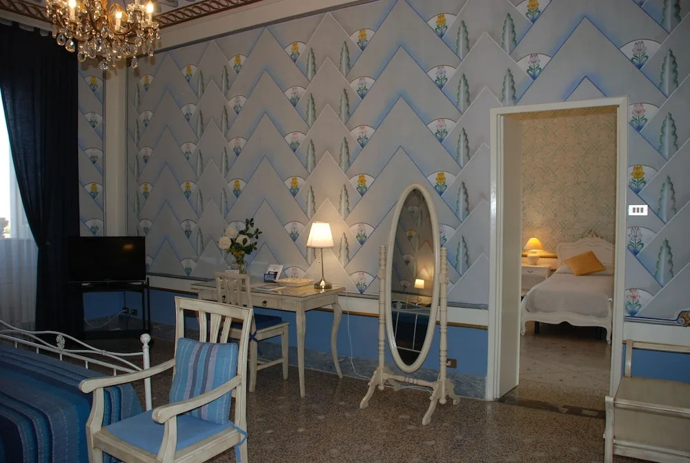 2 Bedrooms Suite with balcony