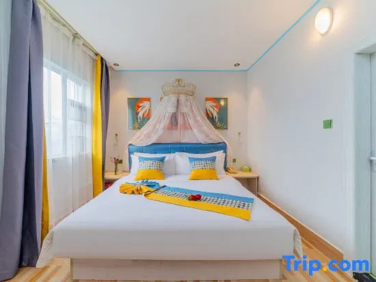 Business Double room (full double bed)