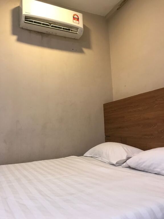 Iskandar Sinsuran Guesthouse
