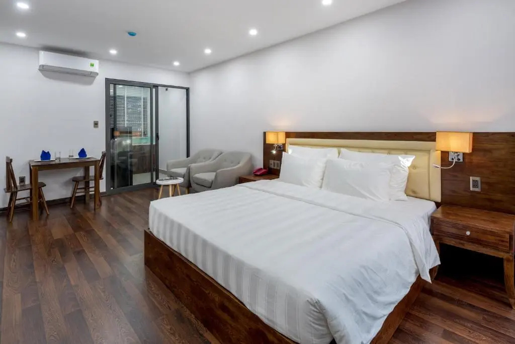 Deluxe Double room with balcony (full double bed)