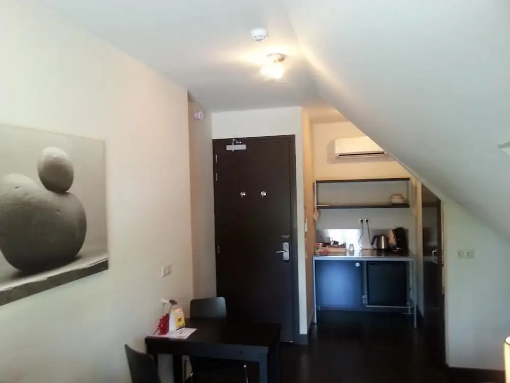 Comfort room