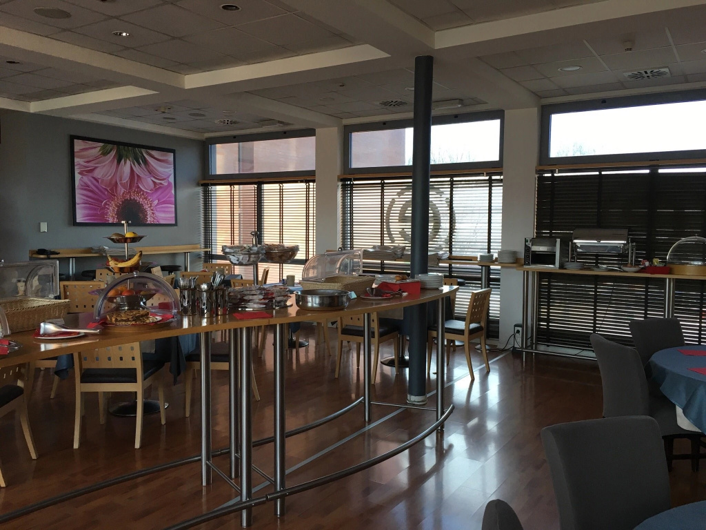 Food & Beverage