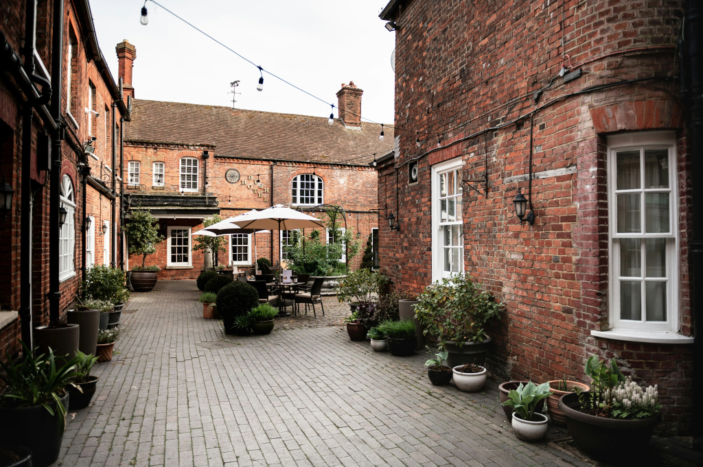 Bush Hotel Farnham