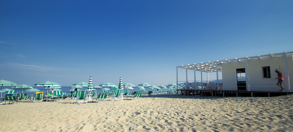 Beach & Waterfront