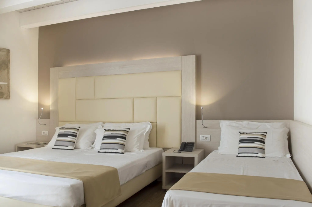 Superior Triple room
