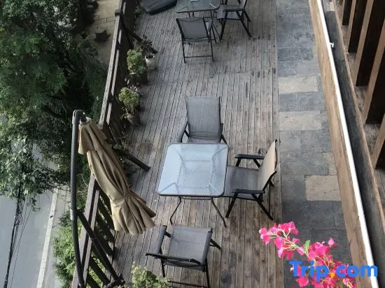 Yijing Guanjing Hostel