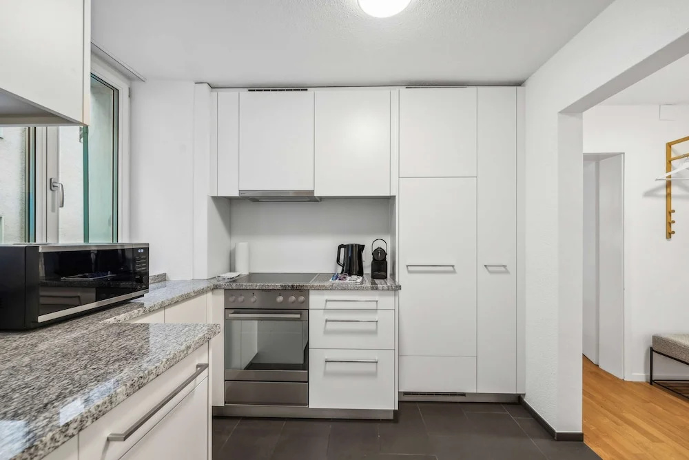 Modern 2 Bdr-flat top Location
