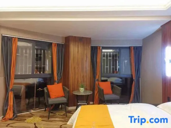Deluxe Double room (full double bed)