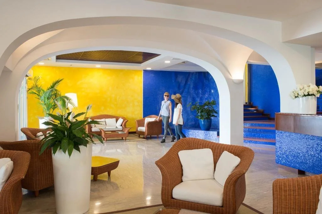 Lobby & Reception