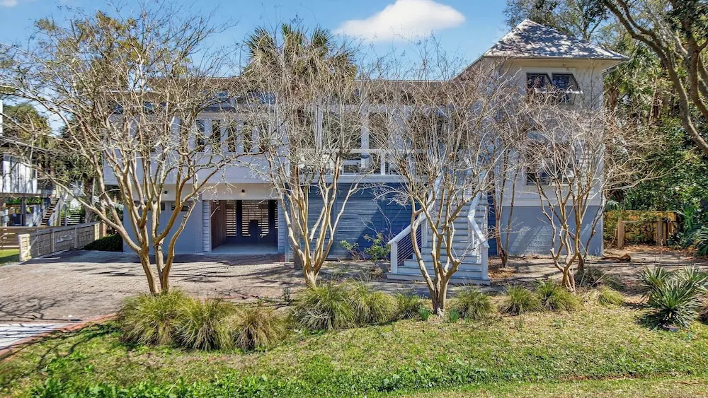 Summerset by Avantstay Resort Pool + Outdoor Lounge + Firepit + Movie Room IOP Beach Retreat