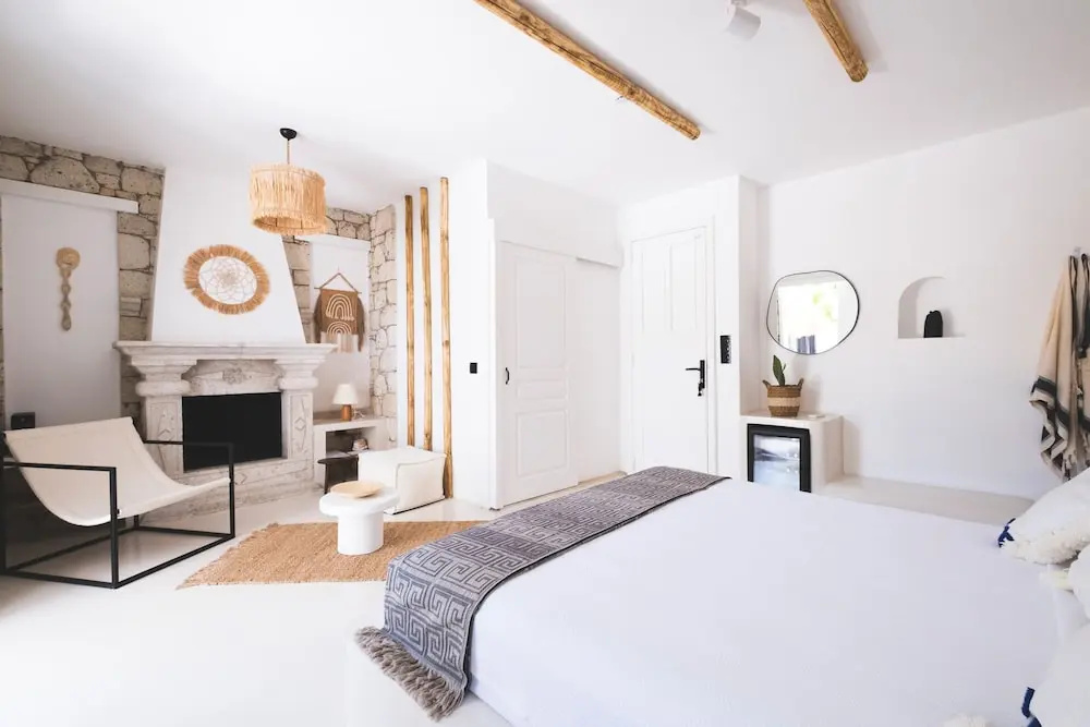 Deluxe Double room (full double bed)