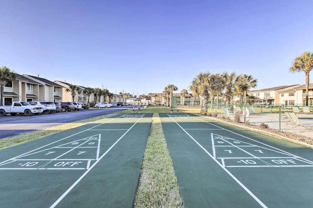 PCB Townhome w/ Resort Amenities - Walk to Ocean!