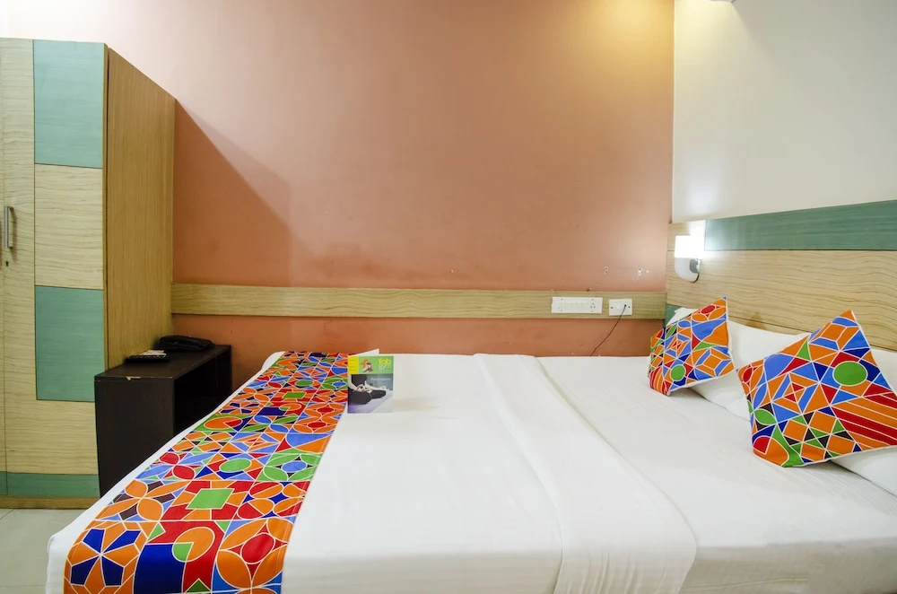 FabExpress Emirates Suites - Chambres
