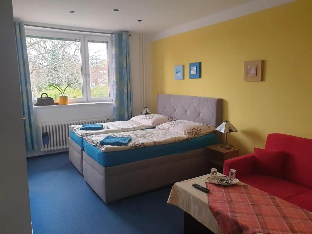 Standard Triple room