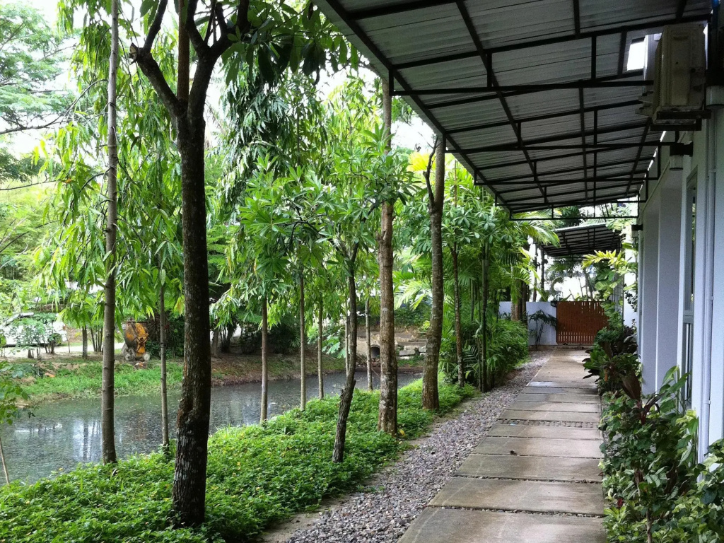 Apartment Chaofa West On The Pond