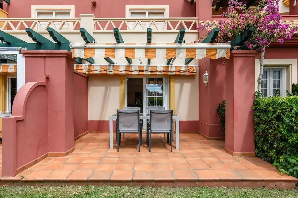 Golf & Riverside Apartment in Isla Canela