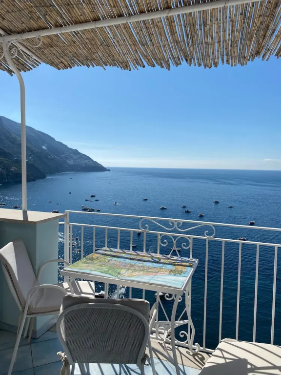 Superior Double room with sea view (full double bed)