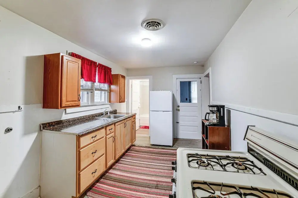 Work & Study: Binghamton Apt 2 Mi to Downtown
