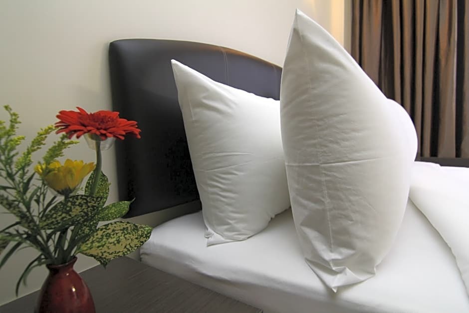Sunbow Hotel Residency