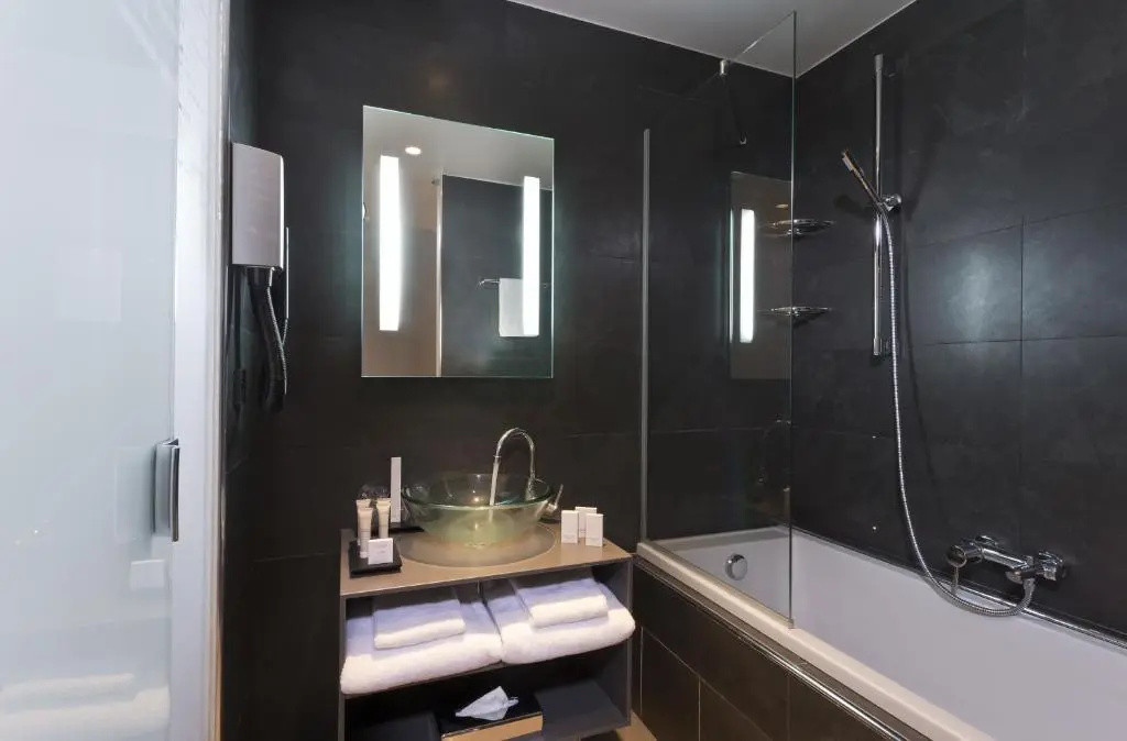 Lyric Hotel Paris 73