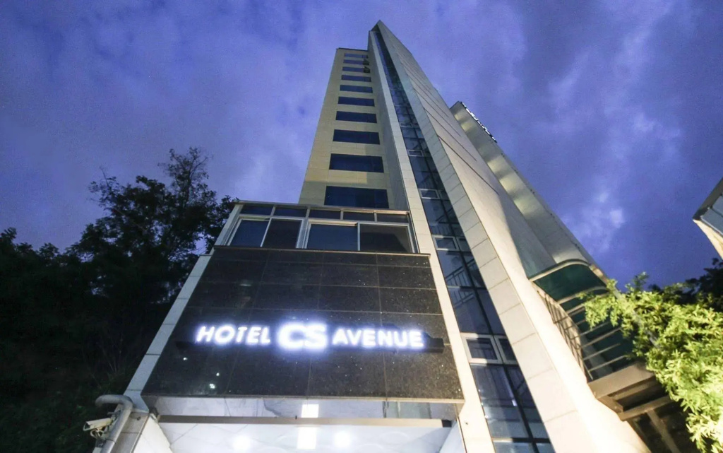 H Avenue Hotel
