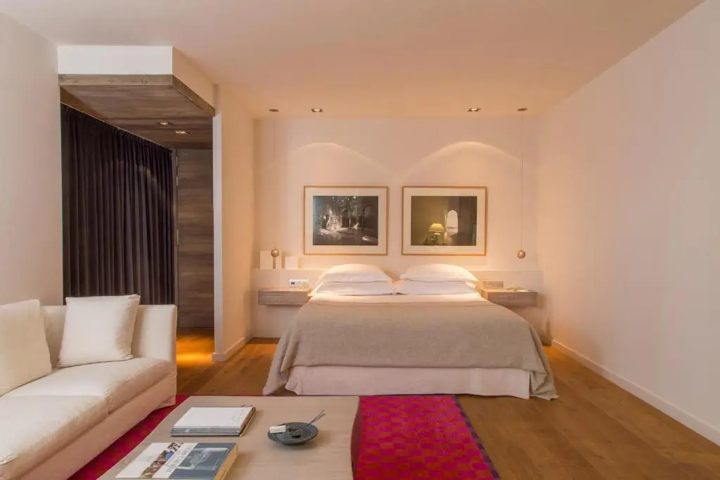 Classic Double room (full double bed)