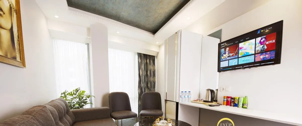 Lobby & Reception
