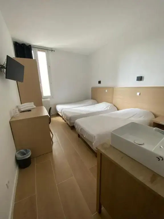 Economy Triple room