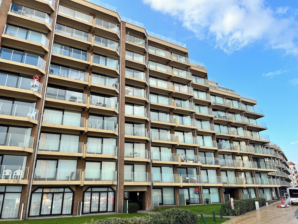 Apartment in Nieuwpoort With 2-terraces